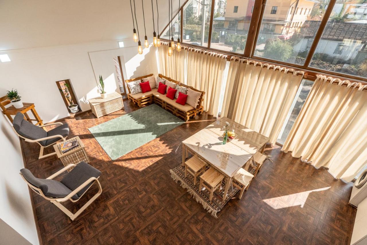 Hostel Modern Loft Lighthouse Karakol Exterior foto